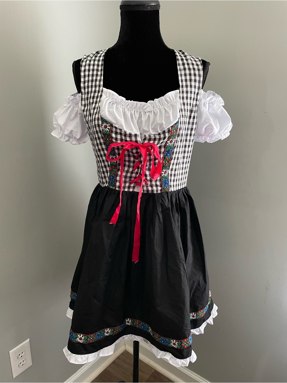 NWT Traditional Black & White Gingham Dirndl with red Ribbon